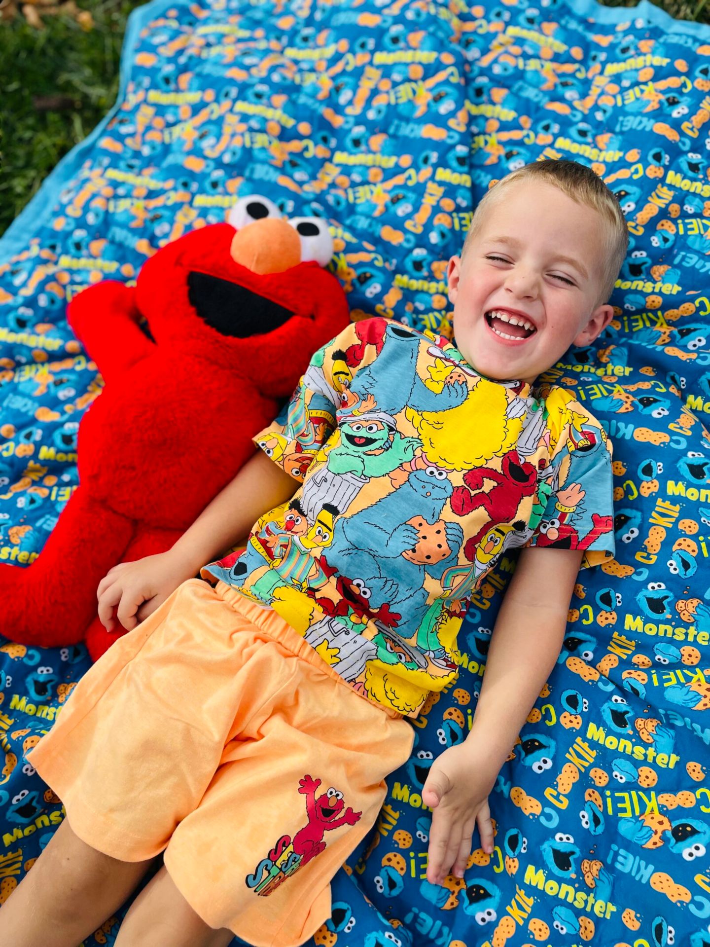 Детский комплект Sesame Street: футболка и шорты с Оскаром, Элмо, Бертом и Эрни, цвет: Разноцветный / Оранжевый — фото 4