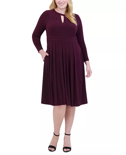 plus size ruched 3/4-sleeve midi dress