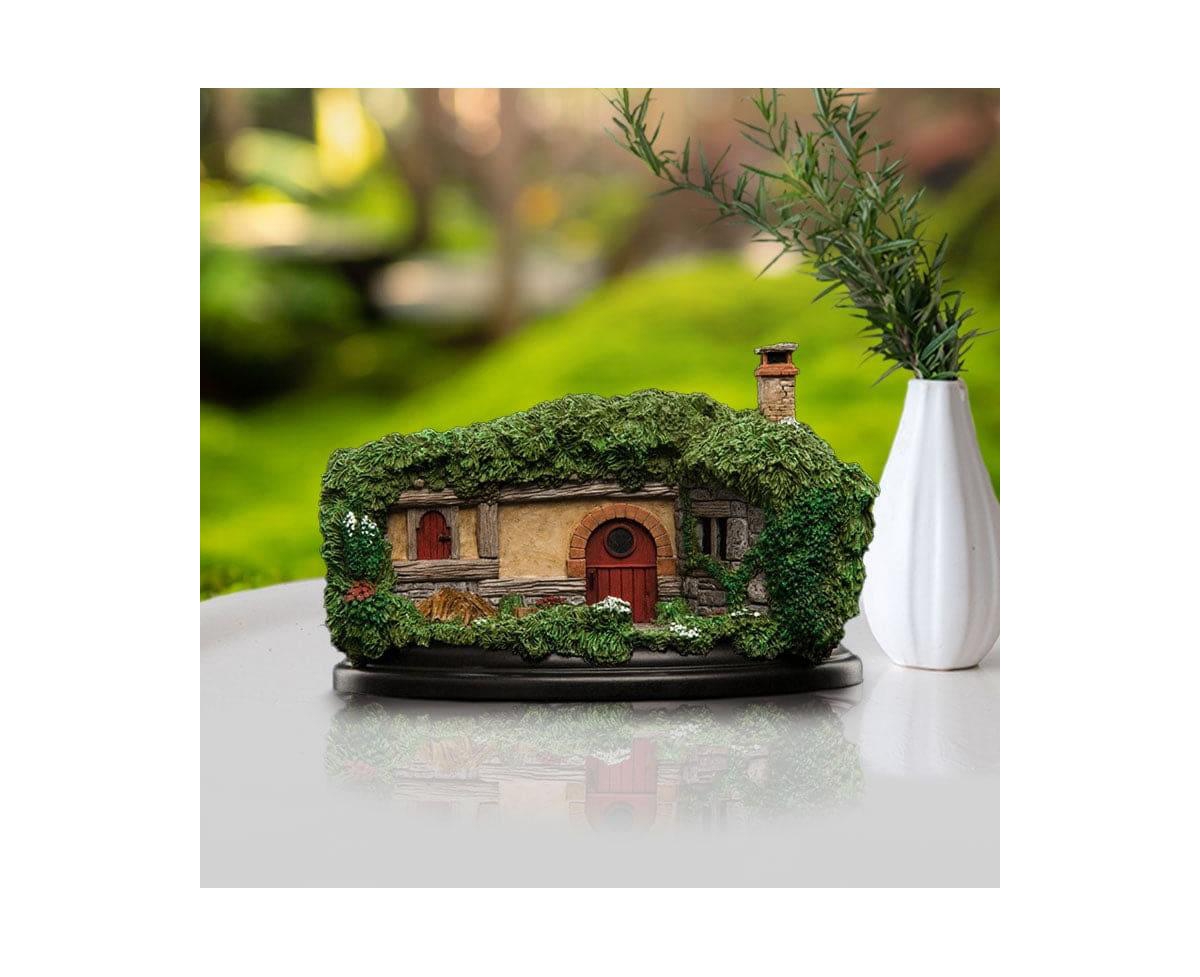 Weta Workshop Polystone - 34 Lakeside Hobbit Hole - 960