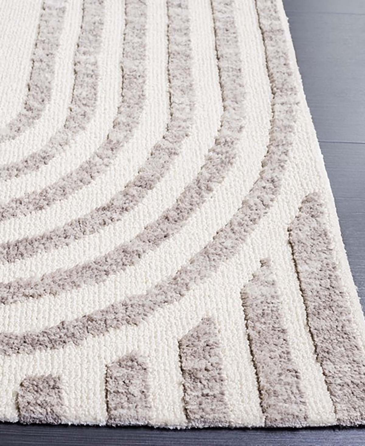 Safavieh Audrey AUD106A 5'x7' Area Rug -Gray
