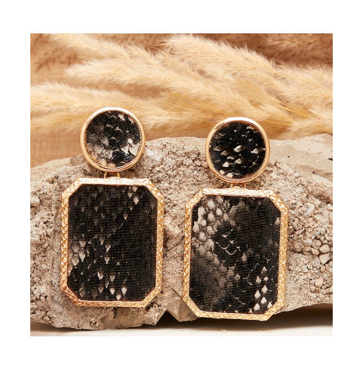 Sohi Women's Textured Drop Earrings