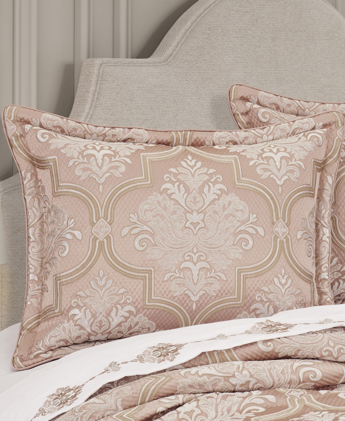 J Queen New York Rosewater 4-pc. Comforter Set, Queen In Blush