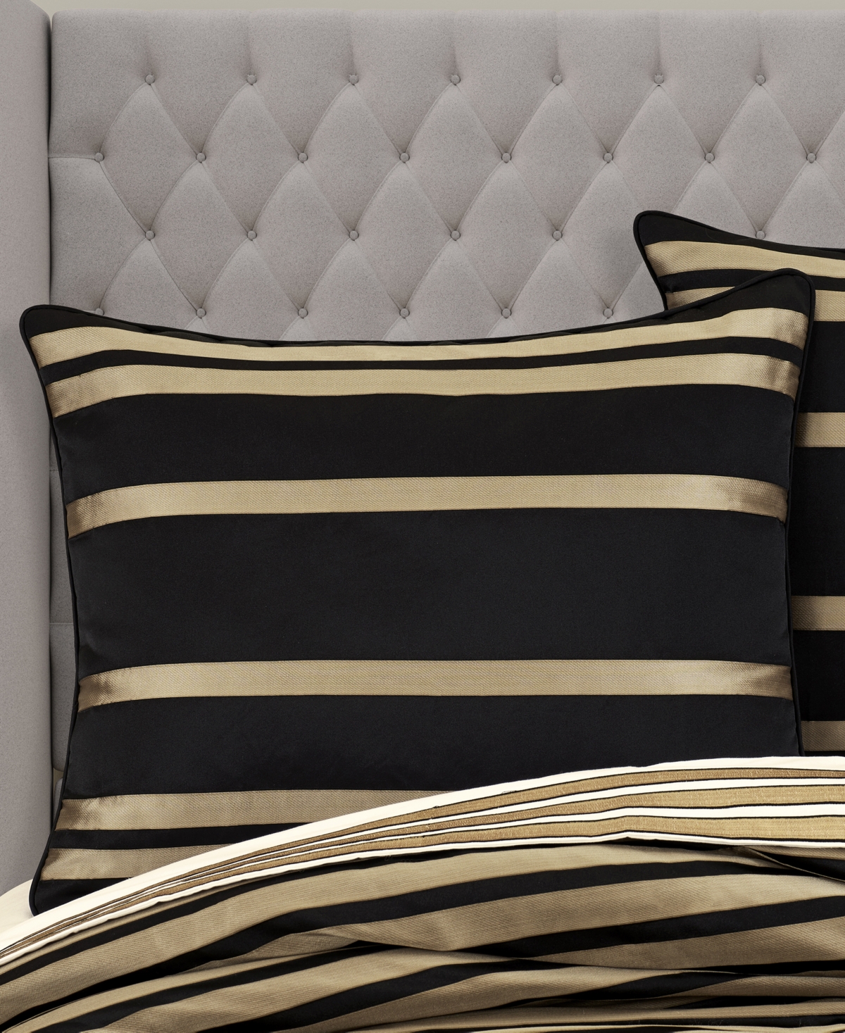 J Queen New York Calvari 4-pc. Comforter Set, King In Black