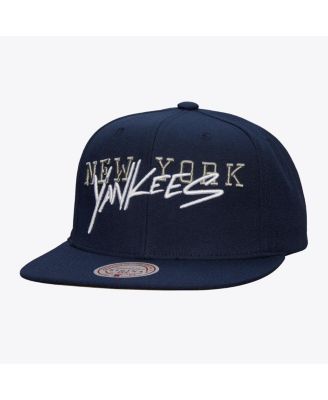 Men's Navy New York Yankees Team Tagged Snapback Hat