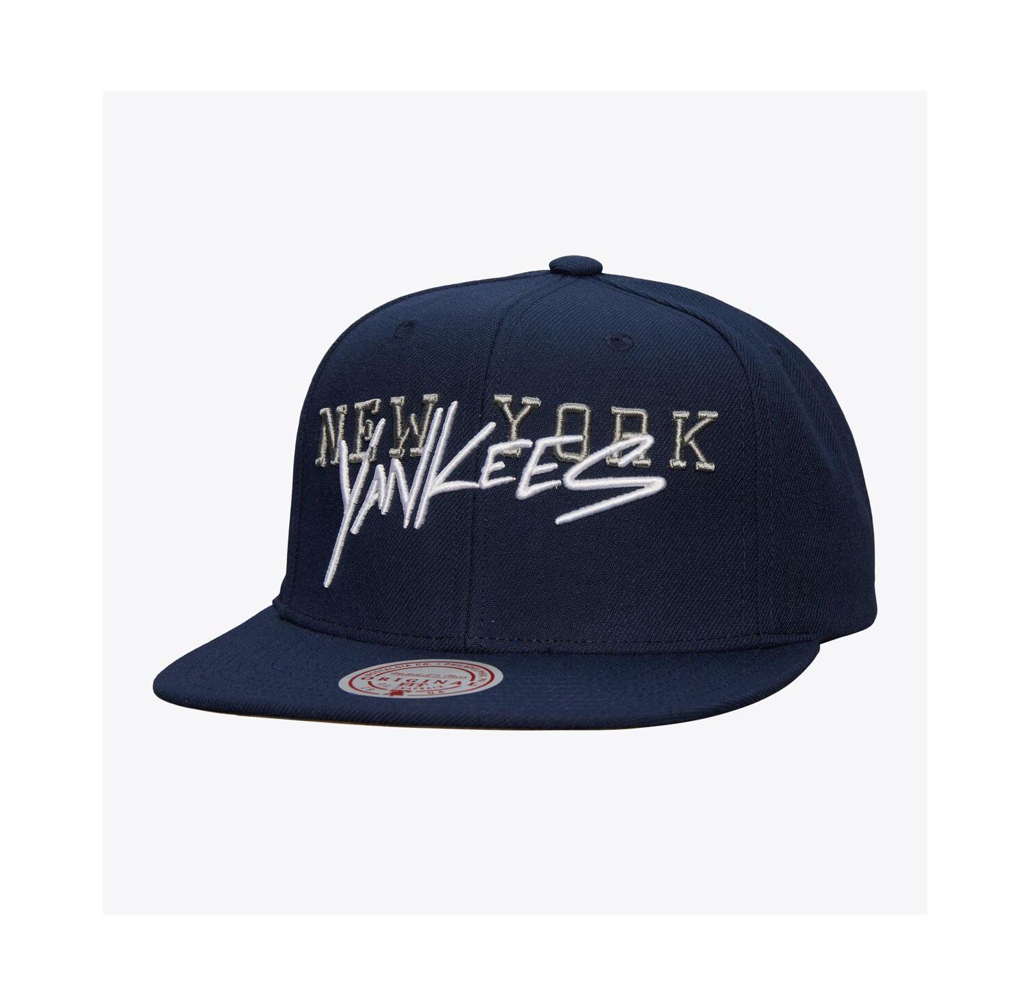 Men's Navy New York Yankees Team Tagged Snapback Hat
