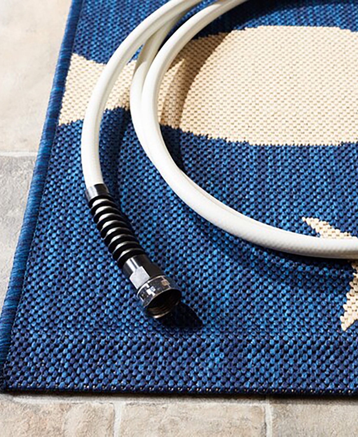 Safavieh Courtyard I CY601258 2'3