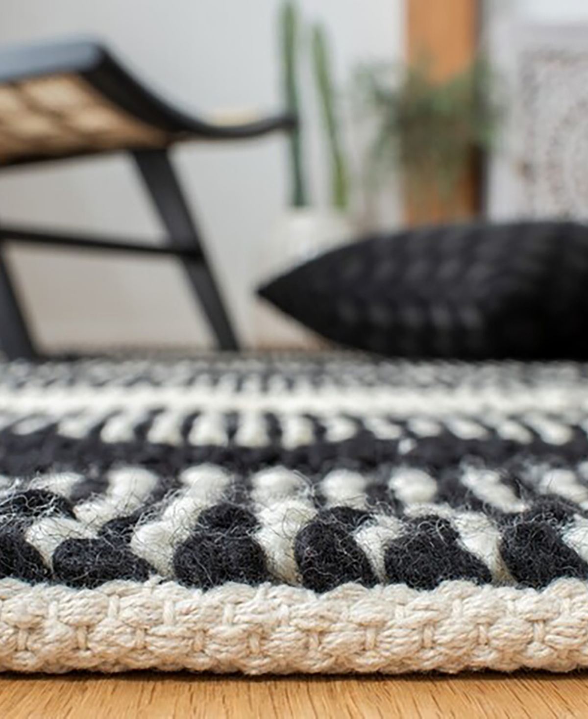Safavieh Natura 102 NAT102Z 4'x4' Area Rug