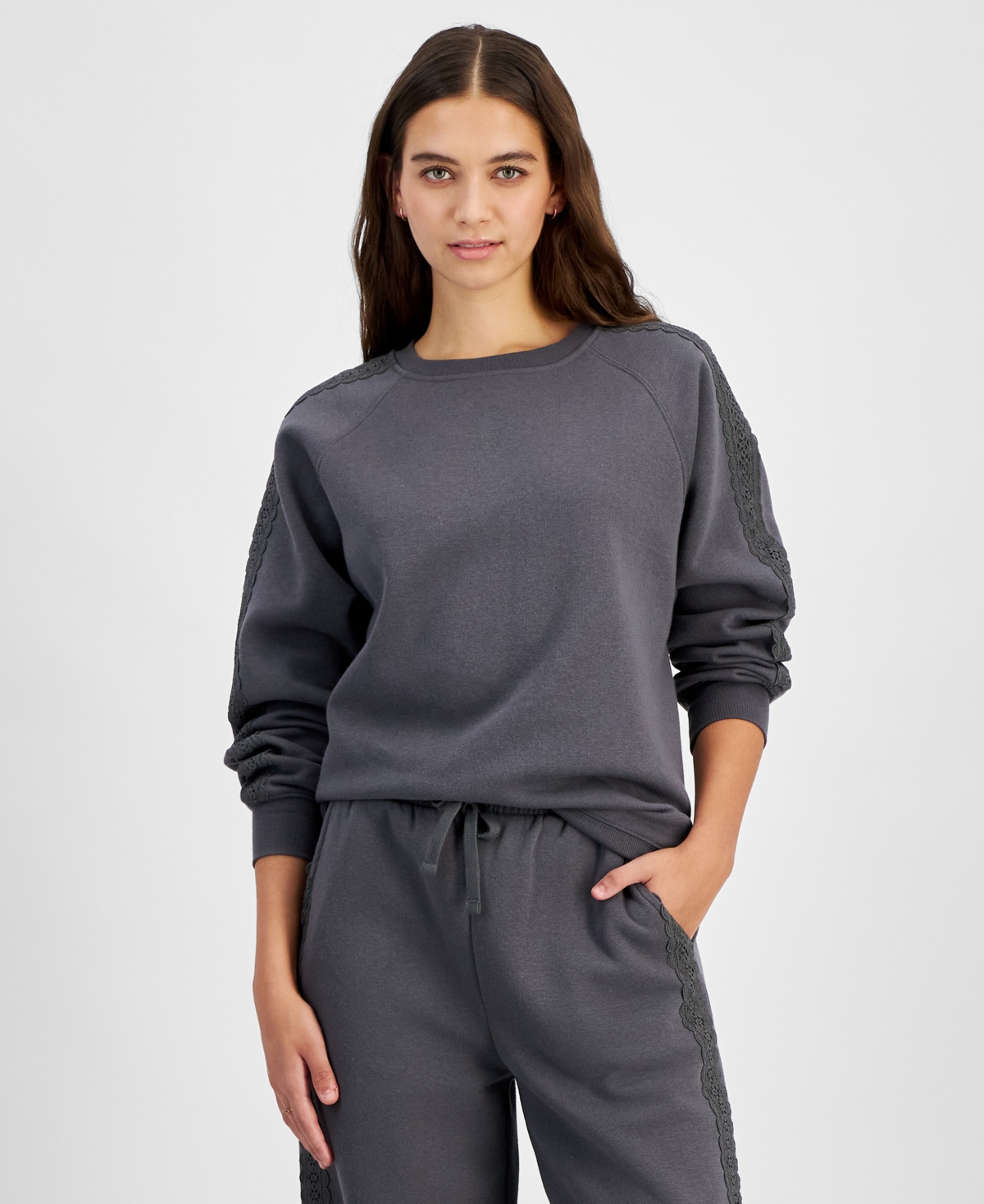 Juniors' Fleece Crochet-Trim Crewneck Sweatshirt - Granite