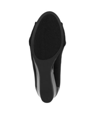 Women's Preslee Round Toe Wedge Pumps