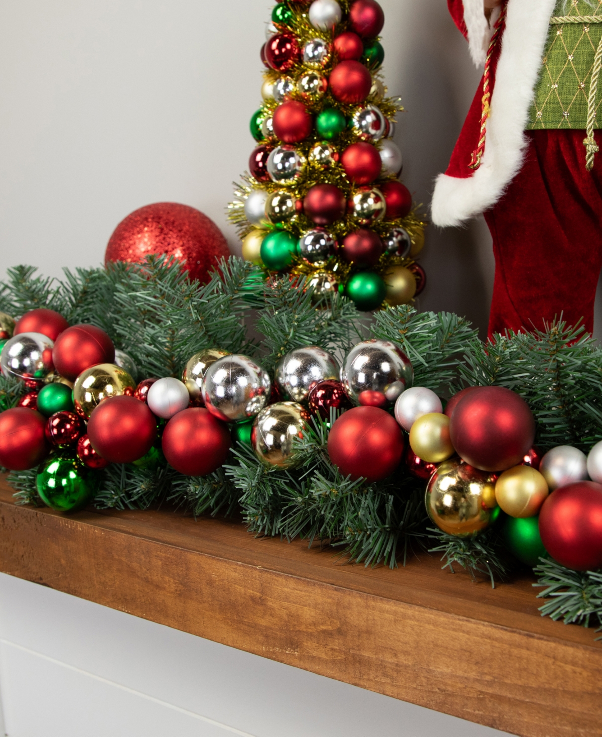Northlight 6' Traditional Colors 2 - Finish Shatterproof Ball Christmas Garland