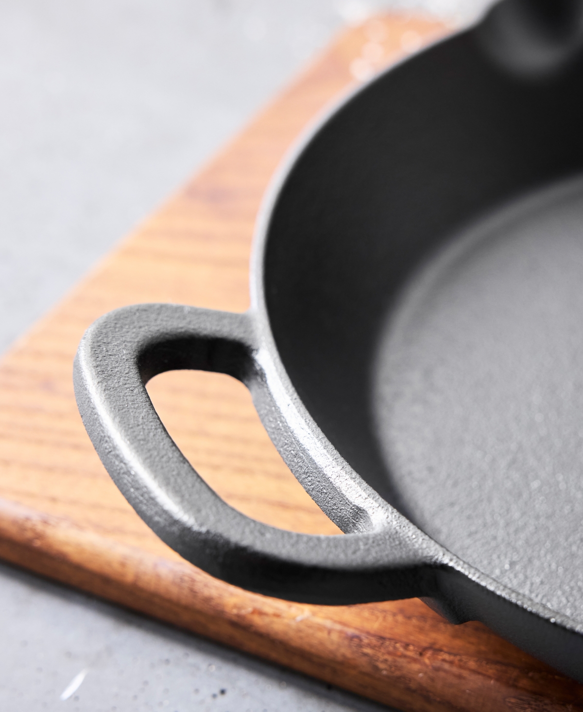 Greenpan X Bobby Flay Cast Iron 10" Frypan In Black