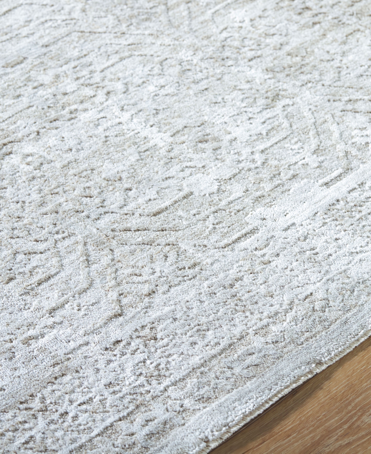 Livabliss Beth 541513 2'7"x7'3" Runner Area Rug In Cream