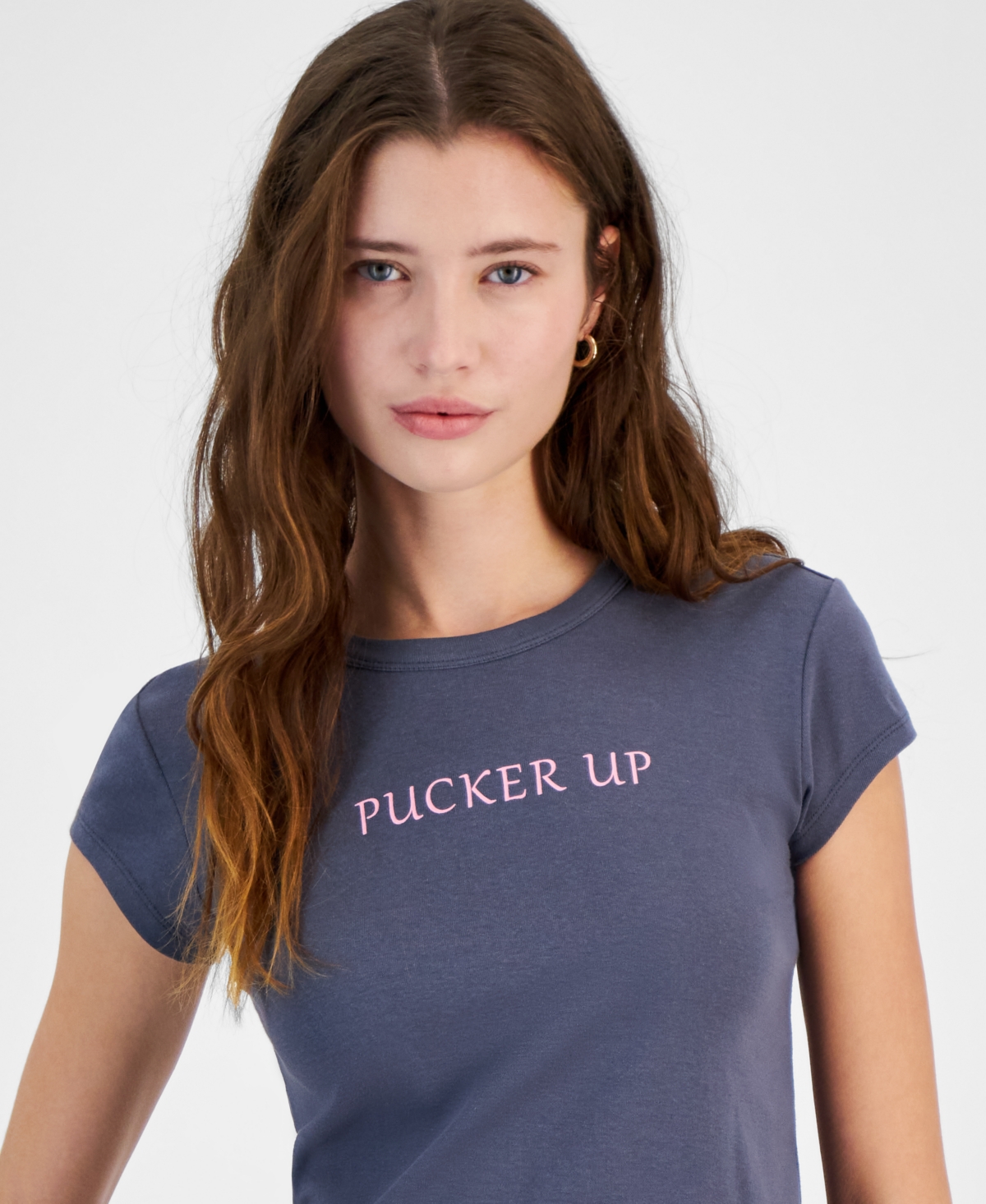 Pretty Rebellious Juniors' Pucker Up Graphic Baby Tee In Turbulence