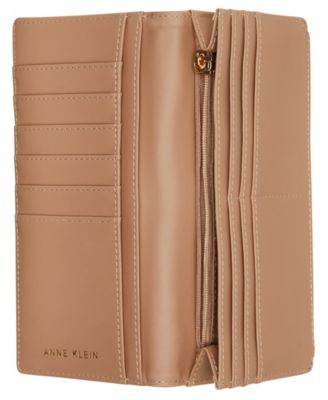 2 Piece Gift Set with Sculpted Buckle Wallet and Removeable Card Organizer