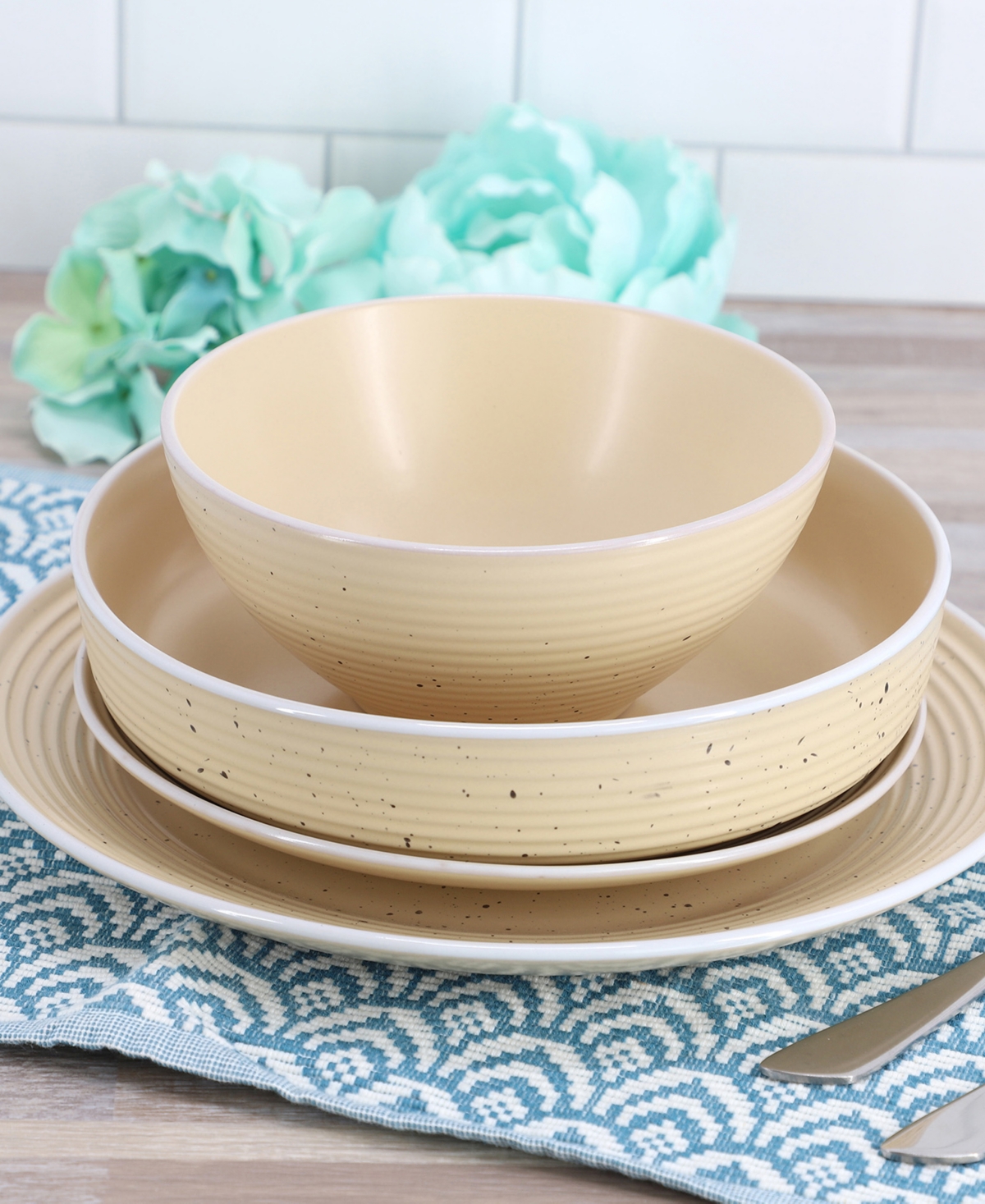 Elama Emilia Pc. Stoneware Dinnerware Set, Service for 4