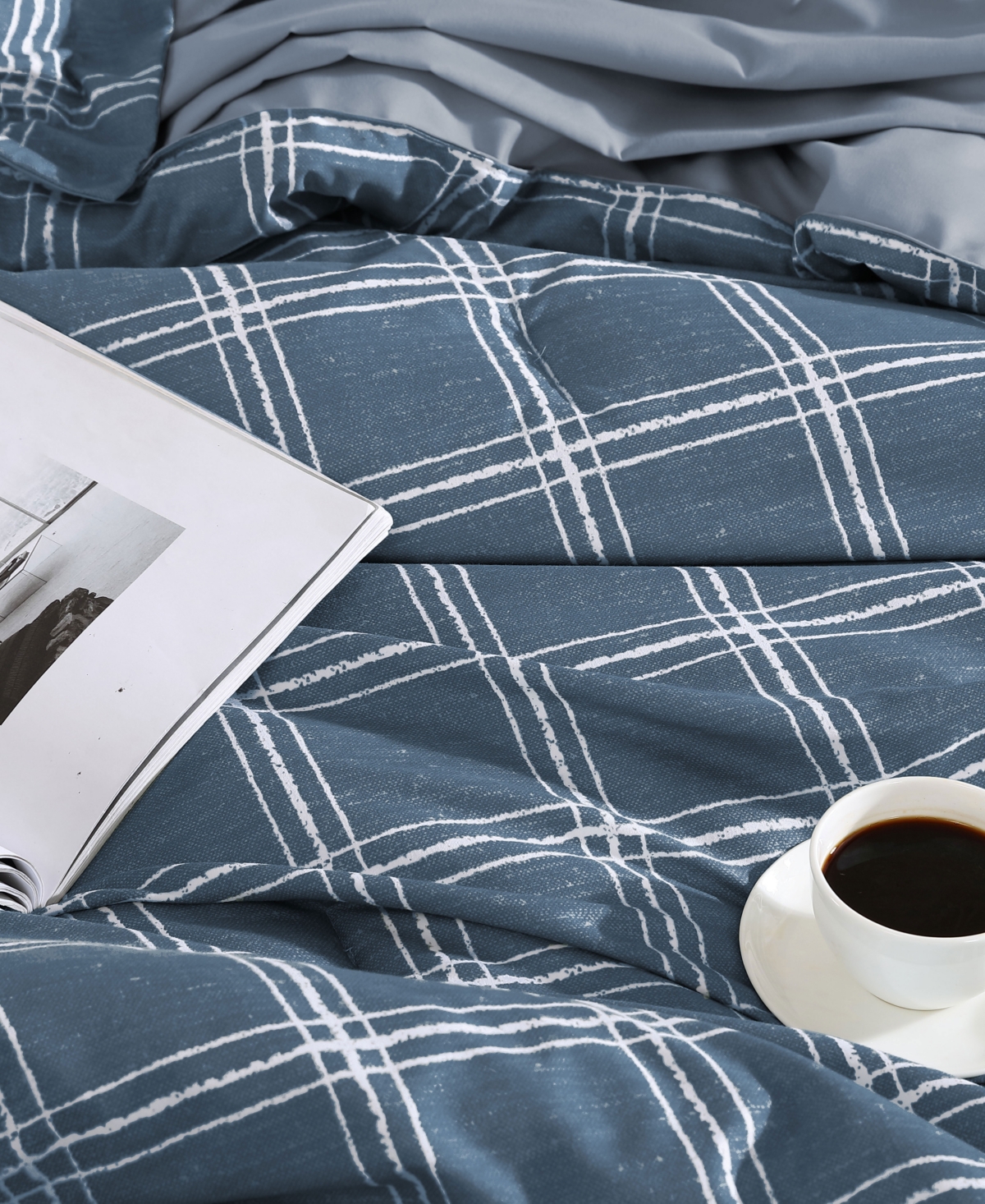 Swift Home Grid Plaid Reversible 7-pc. Comforter Set, King In Navy