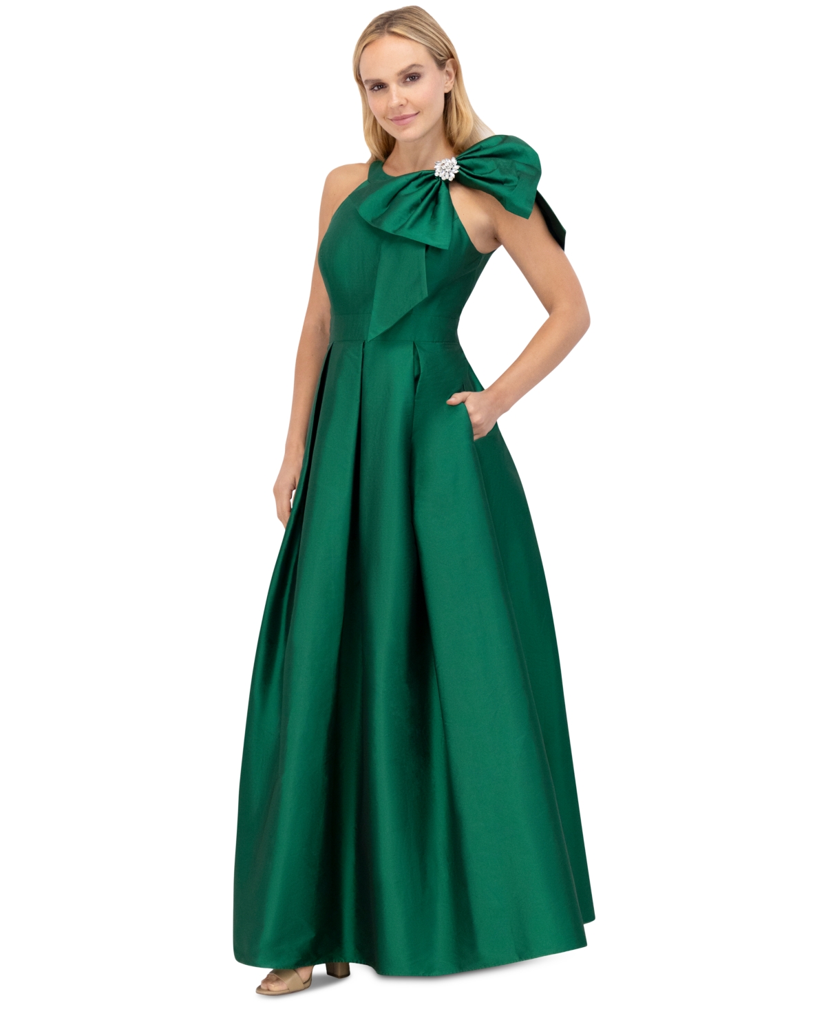 ELIZA J PETITE BOW-TRIM HALTER BALL GOWN 