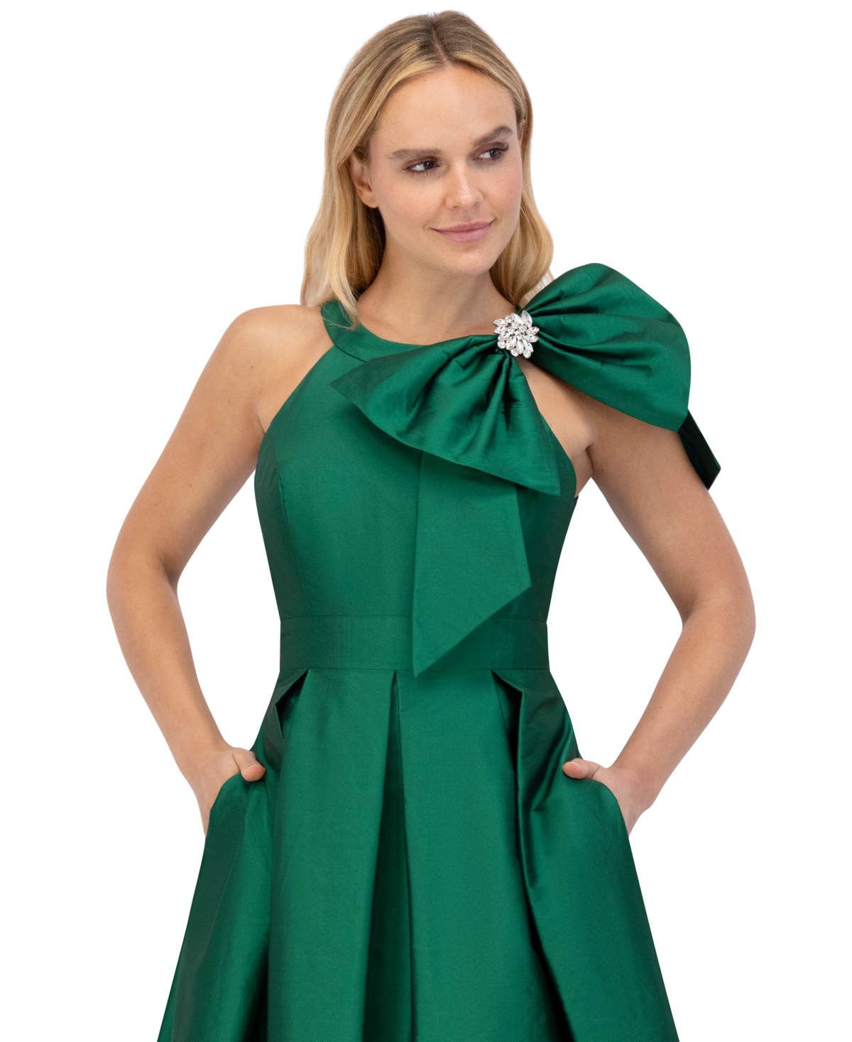 ELIZA J PETITE BOW-TRIM HALTER BALL GOWN 