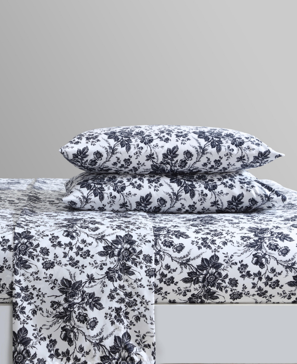 BETSEY JOHNSON PRINTED MICROFIBER 3 PIECE SHEET SET, TWIN 