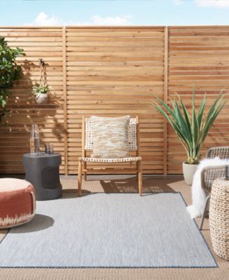 Courtyard COU01 4'x6' Area Rug