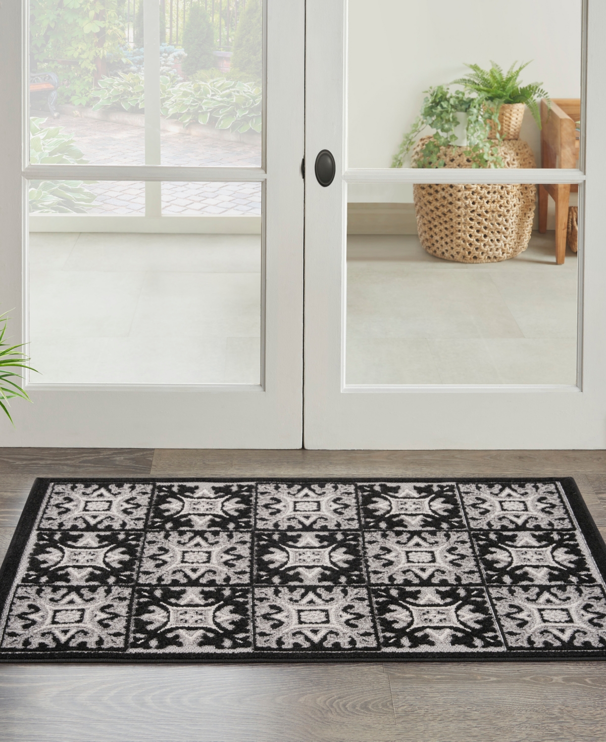 Nourison Home Aloha Alh34 2'8"x4' Area Rug In Black
