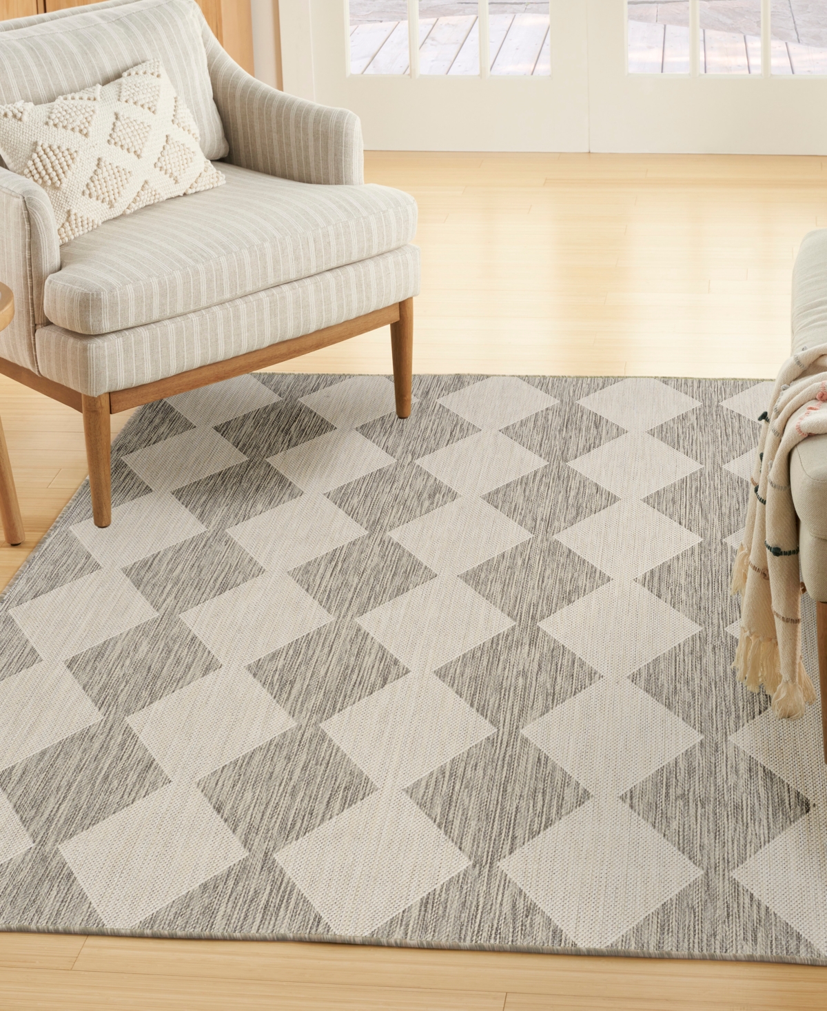 Nourison Home Positano Pos04 4'x6' Area Rug In Silver