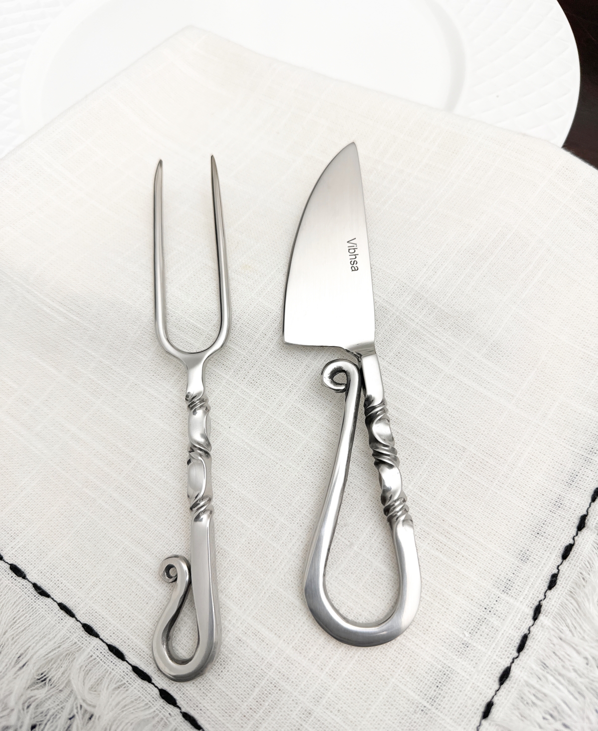 VIBHSA MOLDED 2-PC. CARVING SET, SERVING FOR 2 