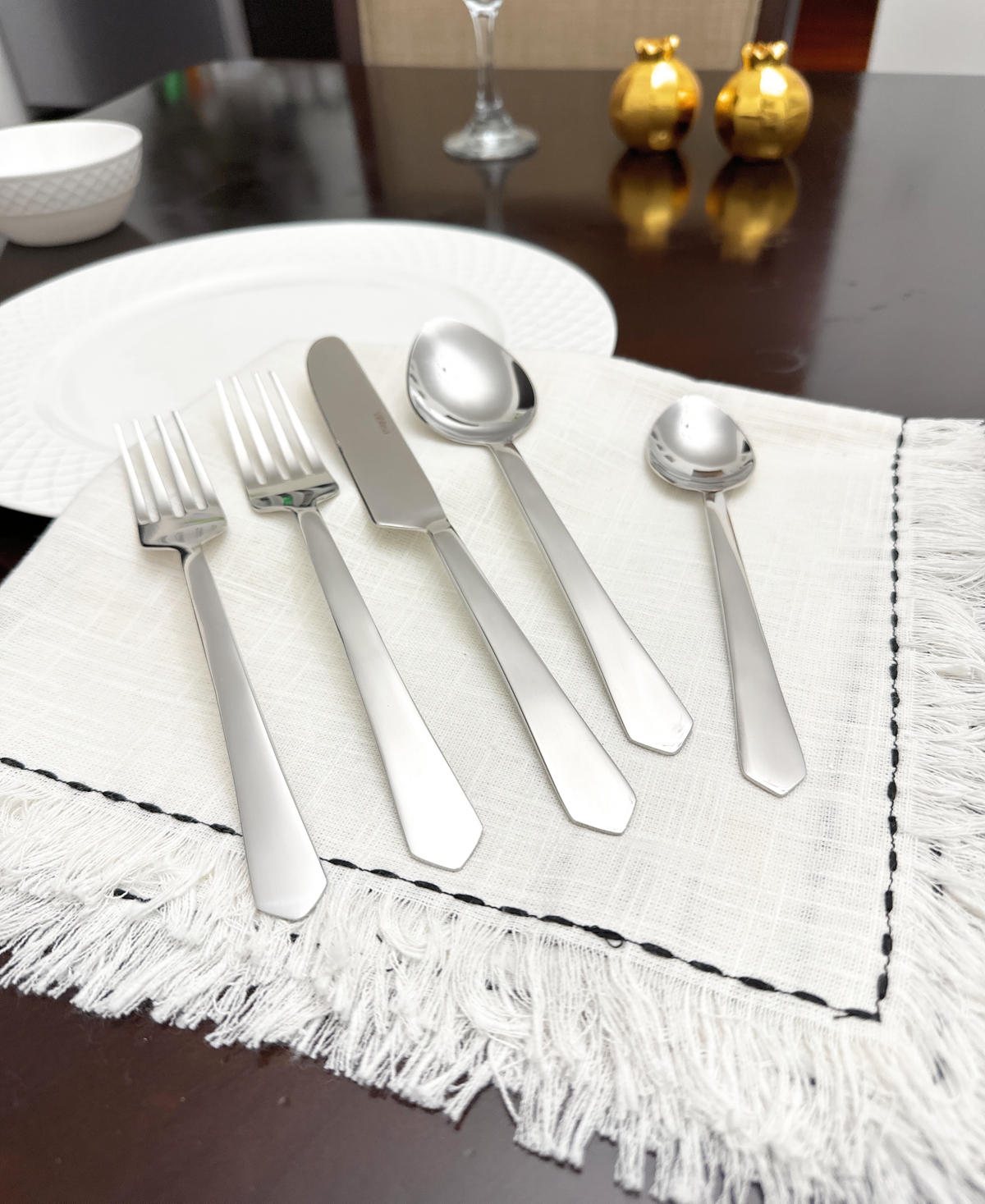 VIBHSA CROWN 20-PC. FLATWARE SET, SERVING FOR 4 