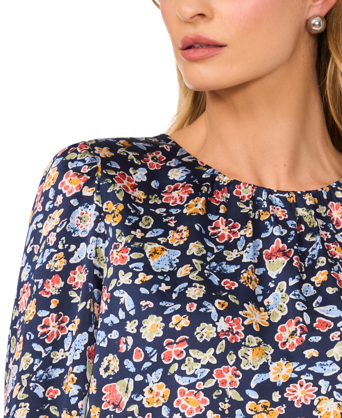 Cece Smocked Cuff Blouse In Classic Navy
