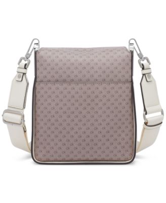 Fay Signature Adjustable Crossbody with Magnetic Top Closure