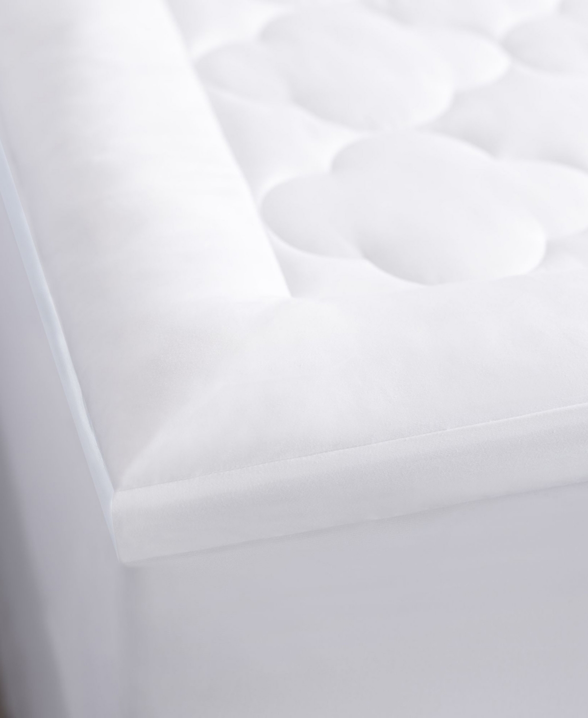 Billowy Clouds 2" Gusseted Mattress Pad, Twin In White