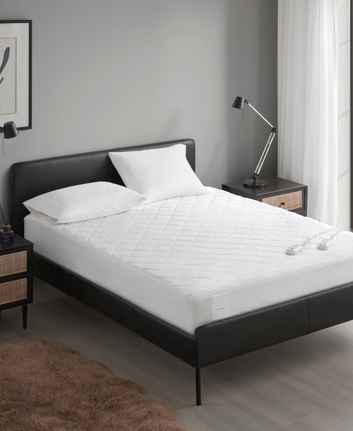 Sharper Image Embossed Microfiber Heated Mattress Pad, Queen In White