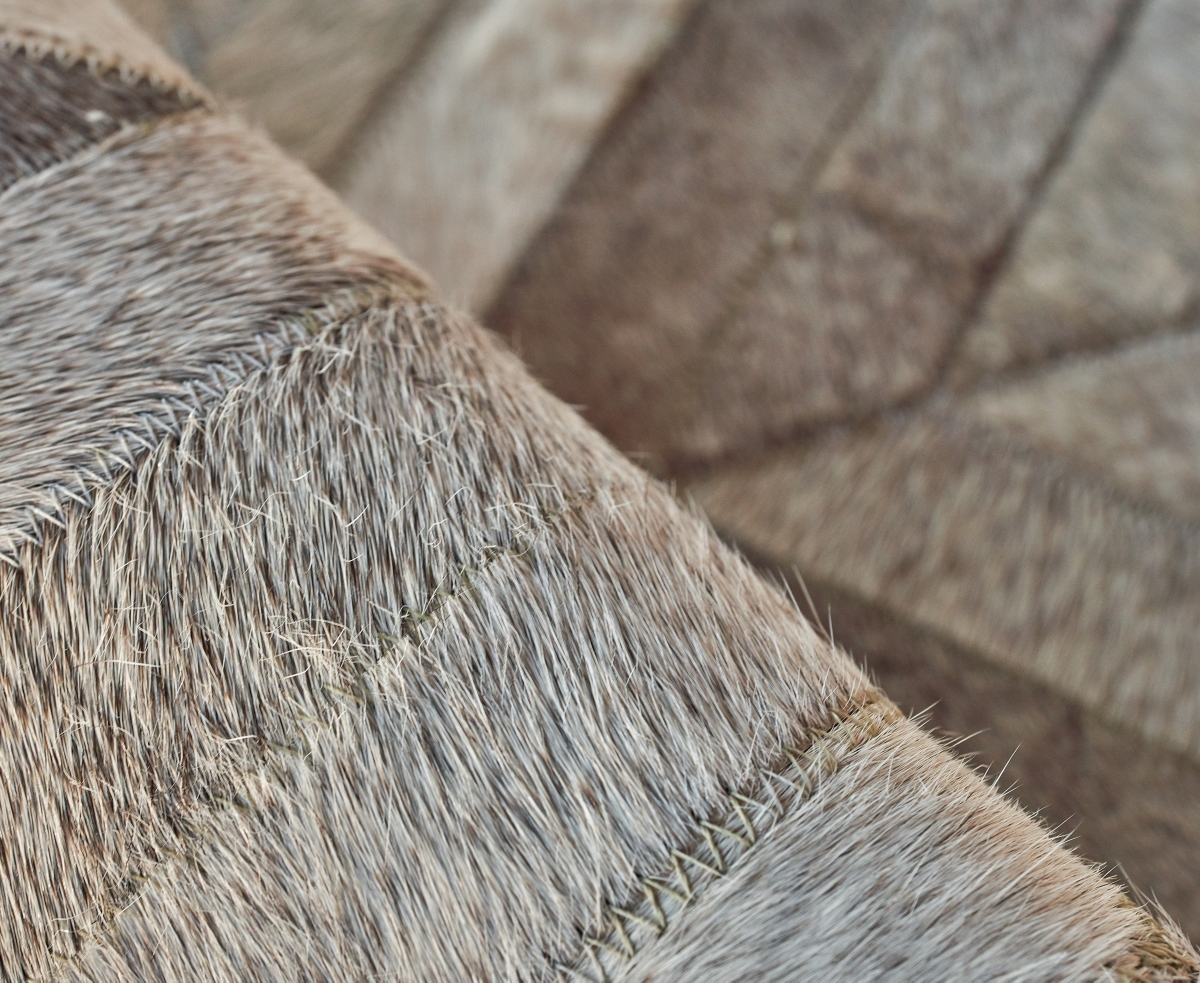 Exquisite Rugs Natural Hide 3361 5'x8' Area Rug In Silver