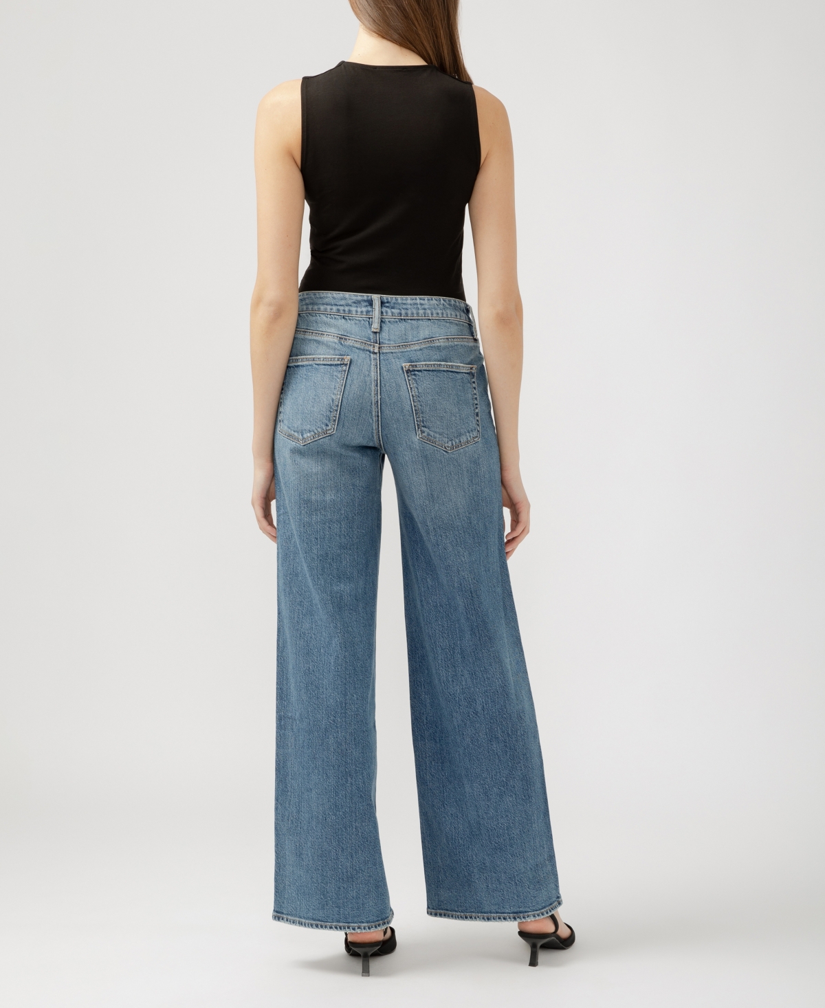 SILVER JEANS CO. WOMEN'S SUKI MID RISE CURVY FIT WIDE JEANS 