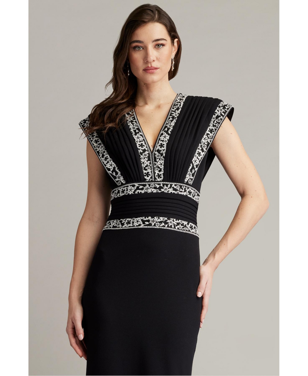 Tadashi Shoji Women's Bedi Embroidered Trim Gown - Bk/iv
