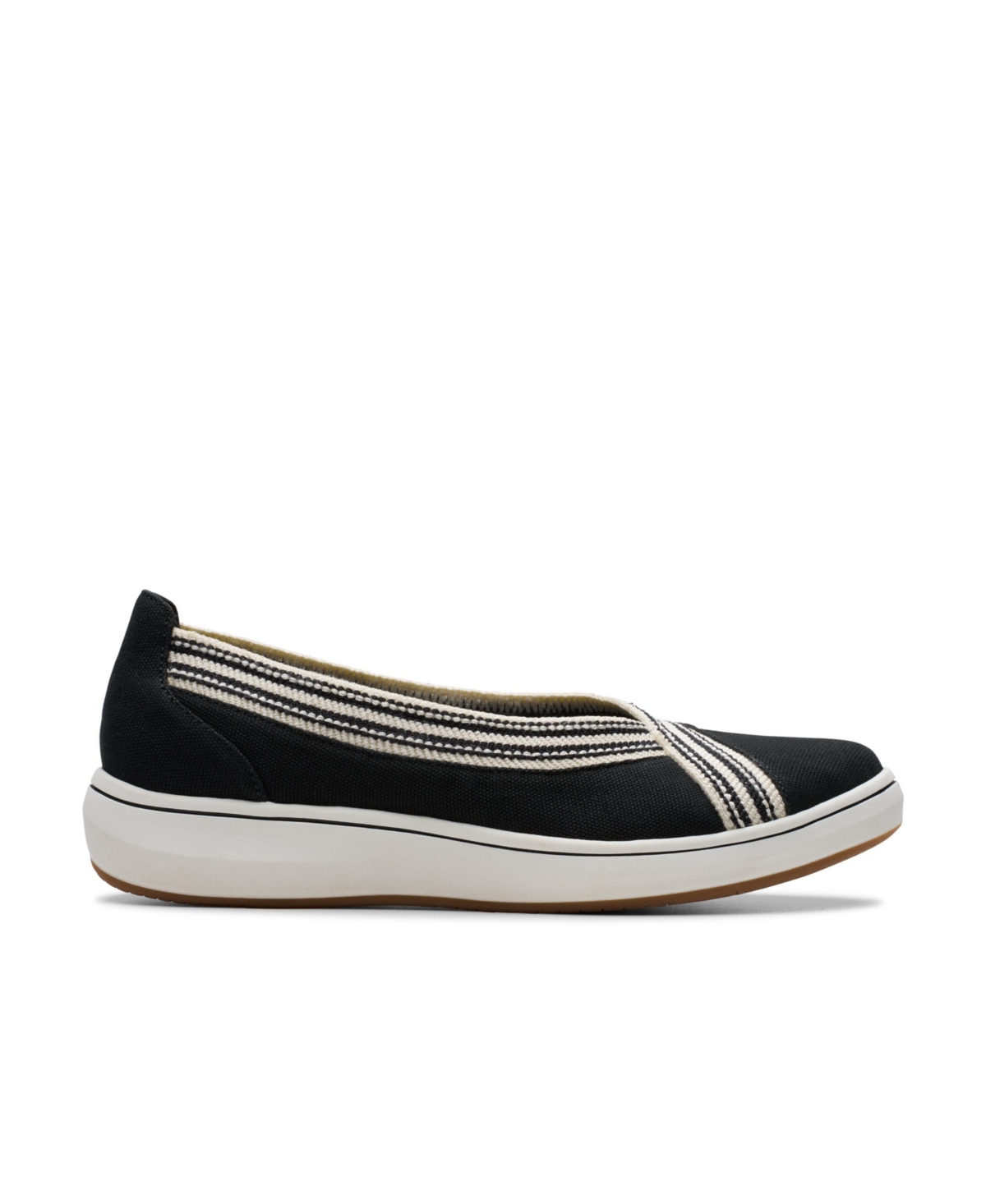 Clarks Women's Cloud Steppers Breeze Sky Air Closed Toe Shoes In Black Textile