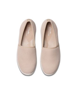 Women's Cloud Steppers Breeze Stretch Closed Toe Shoes