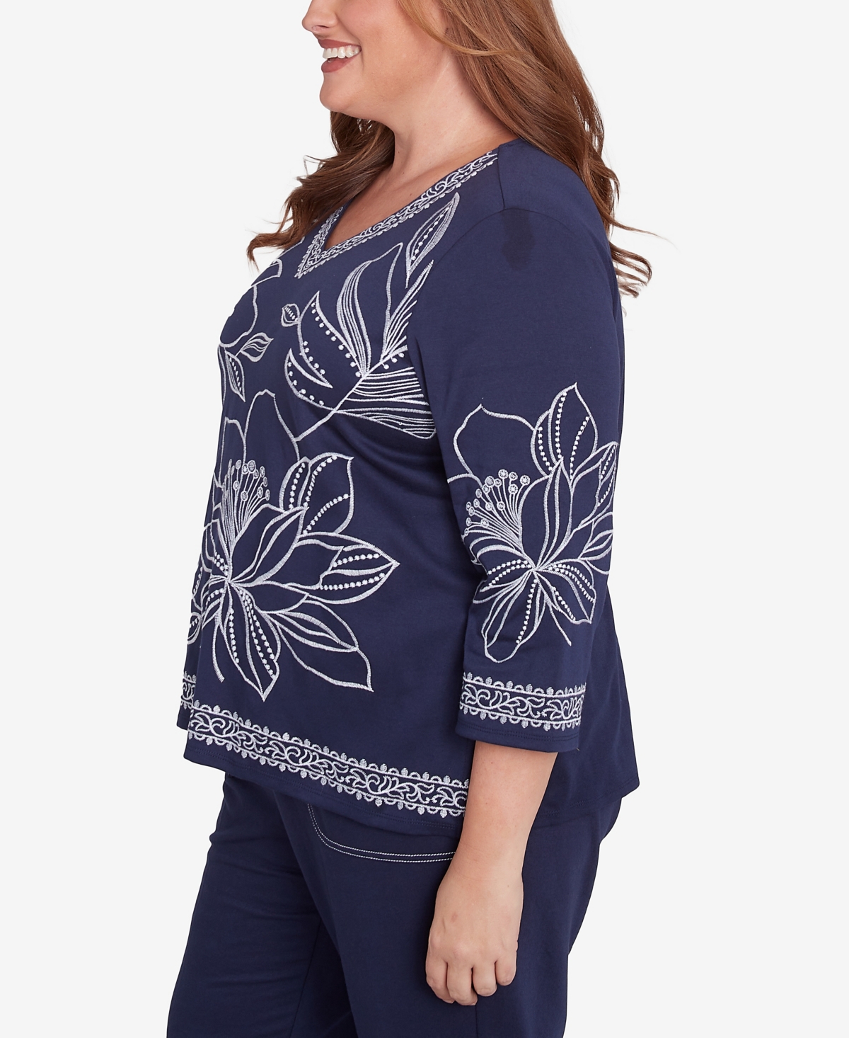 Alfred Dunner Plus Size Block Island Dynamic Floral Embroidered V-neck Top In Navy