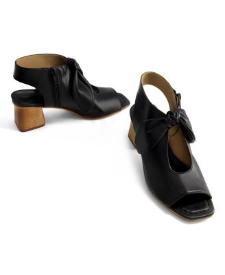 Bernardo Lizzie Heel