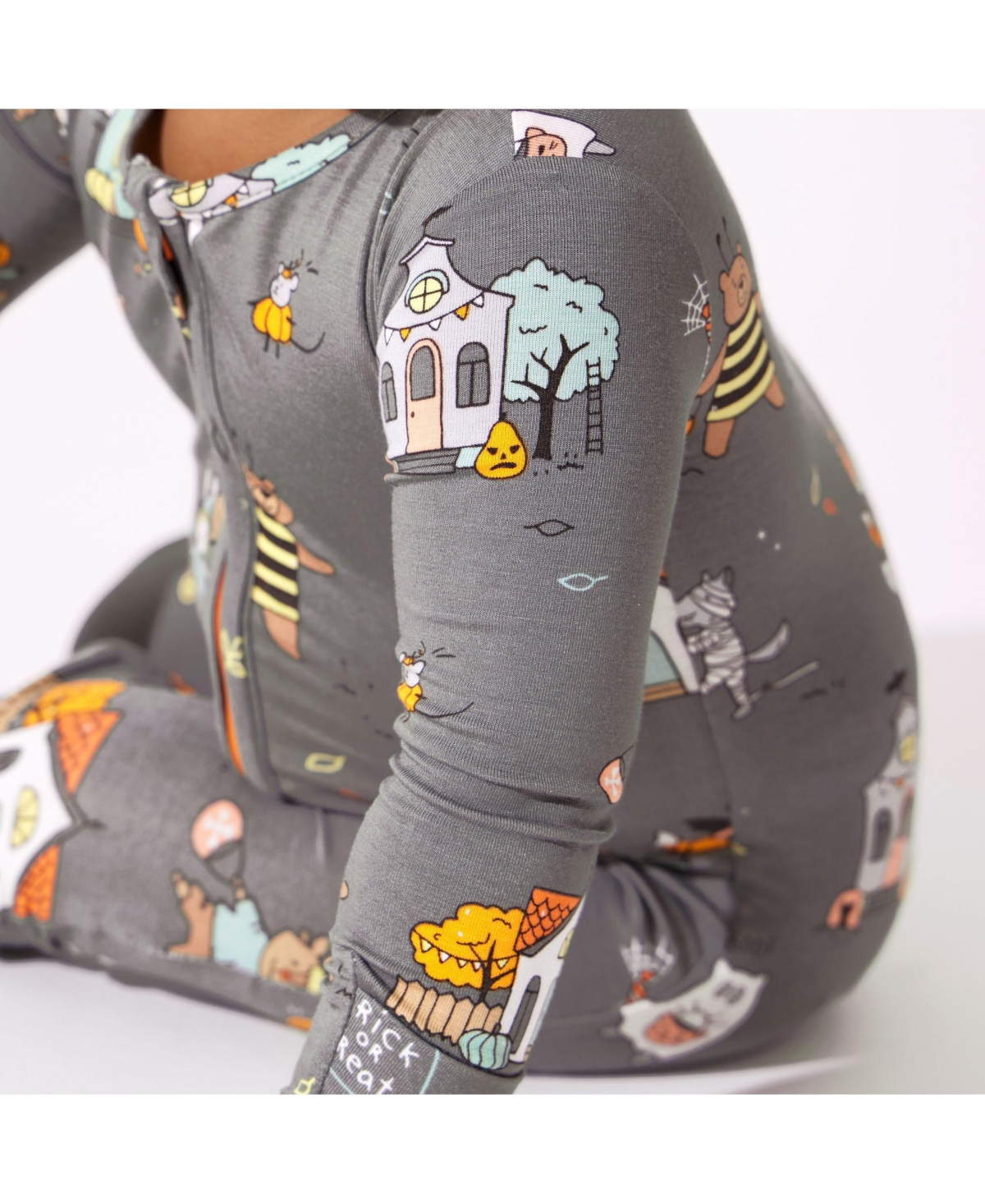 Bellabu Bear Baby Unisex BabyConvertible Footie - Trick or treaters