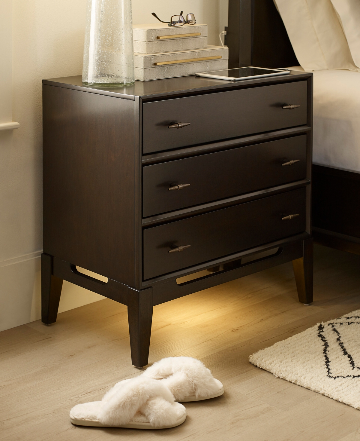 Macy's Addelyn 3 Pc. Set (california King Poster Bed, Dresser & 3-drawer Nightstand) In Brown