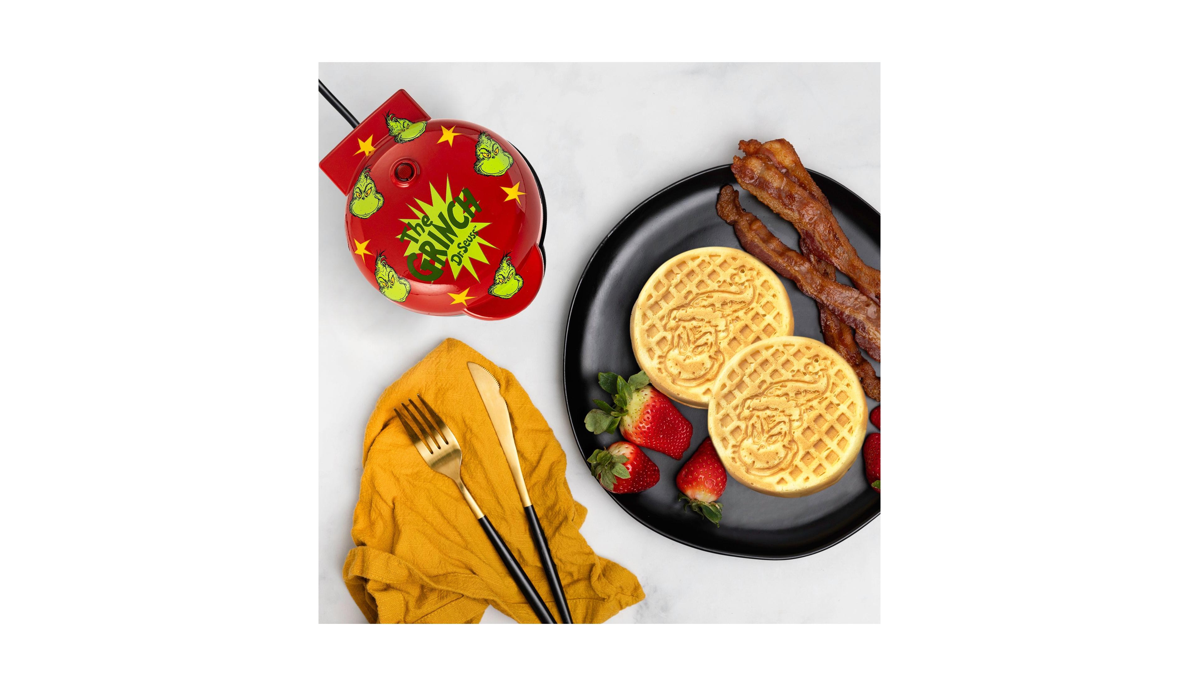 Uncanny Brands Dr. Seuss Grinch Mini Waffle Maker - Small Kitchen Appliance