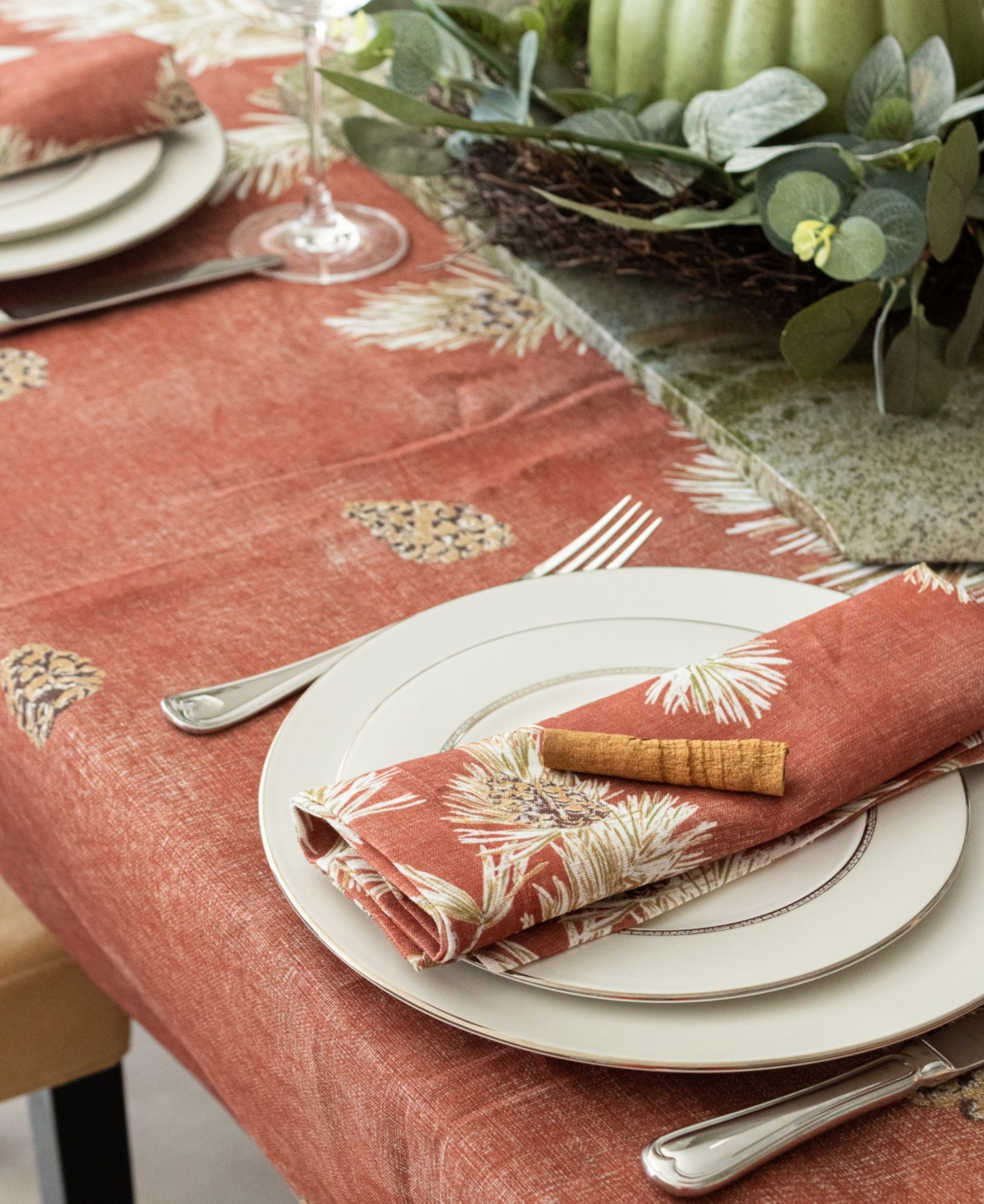 Mode Living Cambridge Tablecloth, 70x144