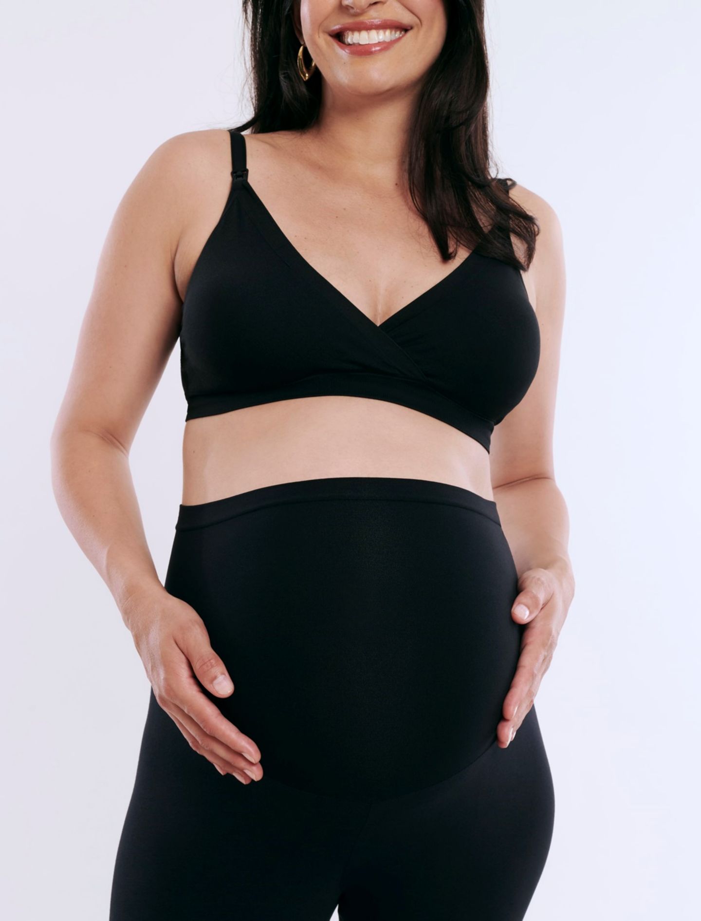 Женские леггинсы Motherhood Maternity Maternity Essential Stretch Secret Fit Over the Belly Crop Leggings - Motherhood, цвет: Чёрный — фото 4