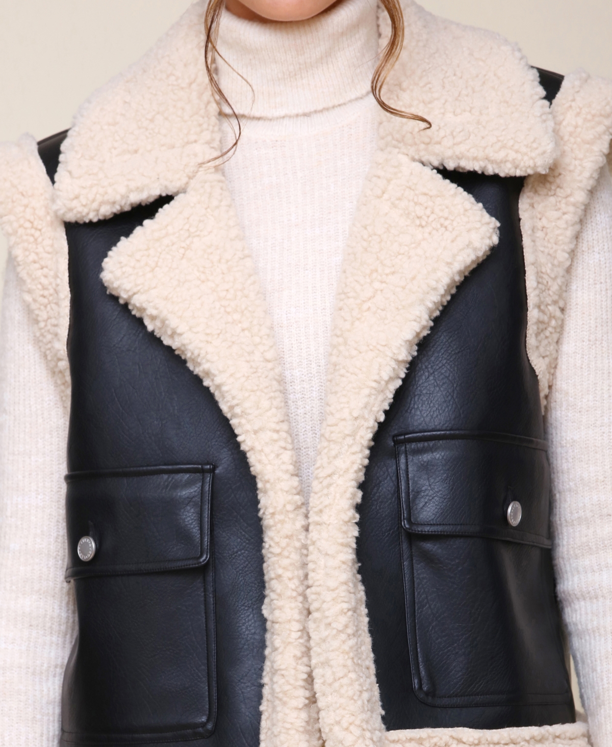 Avec Les Filles Women's Faux Leather Faux Sherpa Trucker Vest -Cream