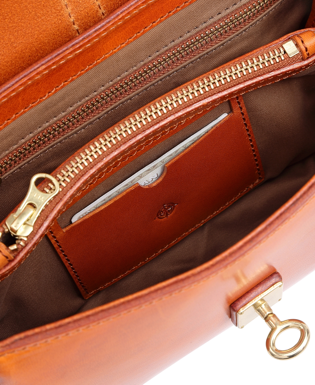 Old Trend Laurel Vintage Crossbody Bag In Caramel