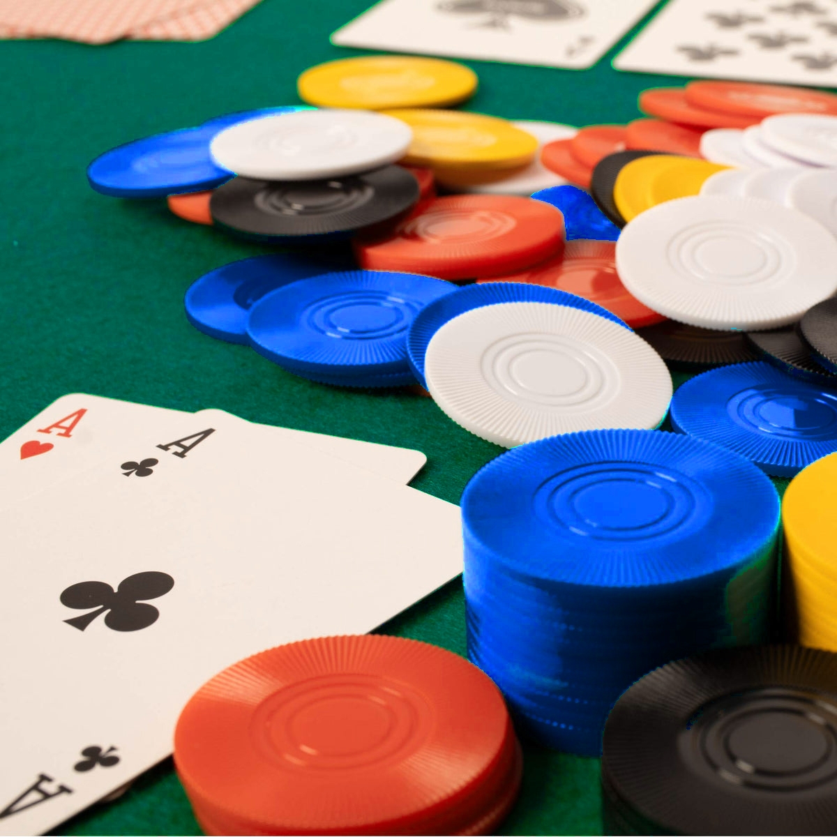 Slickblue Interlocking Radial Poker Chips (25-Pack) – Durable and Colorful Chips for Casual Play