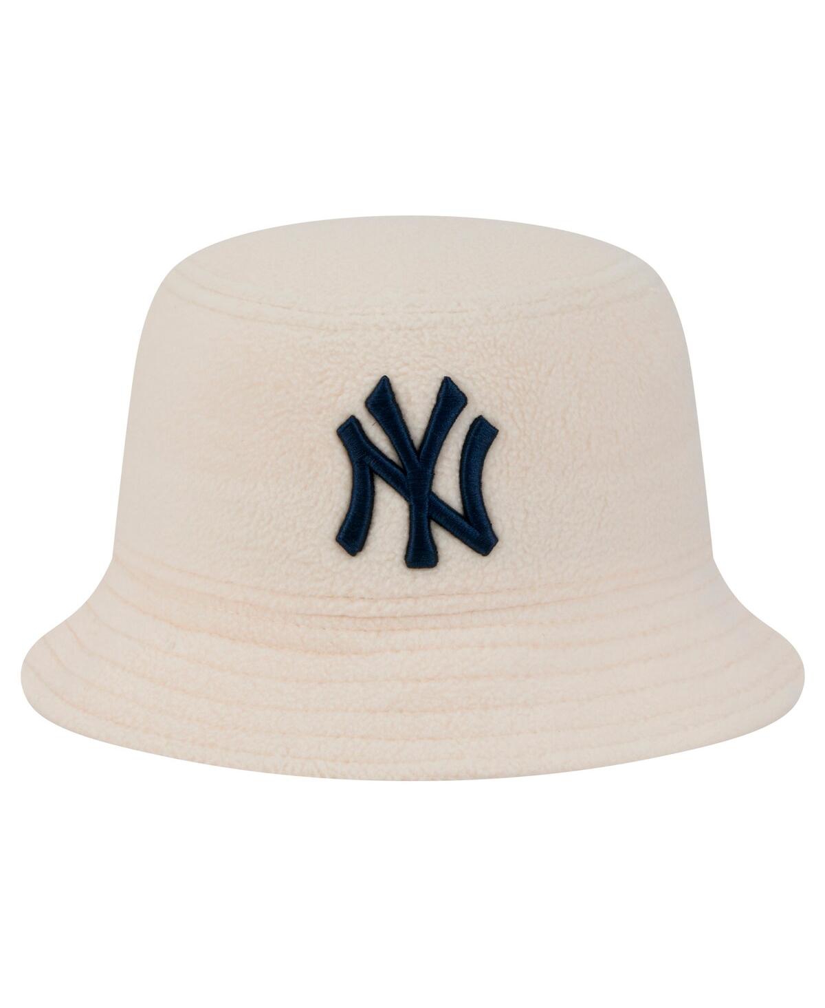 New Era Women'sNew York Yankees Chrome Cozy Bucket Hat - White