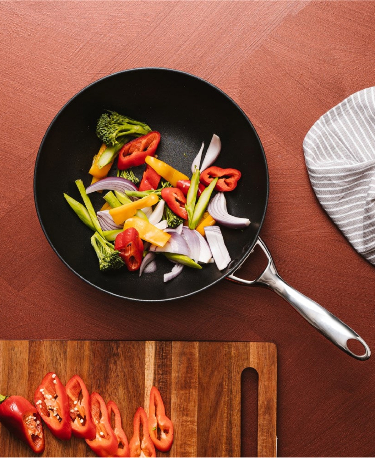 Cuisine::pro Id3 10" Hard Anodized Cast Frypan In Black