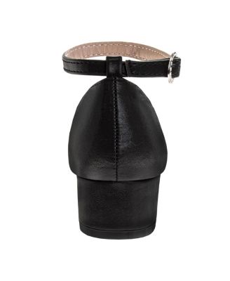 Little Girls Low Heeled Dress Pumps. (Little Kids/Big Kids)